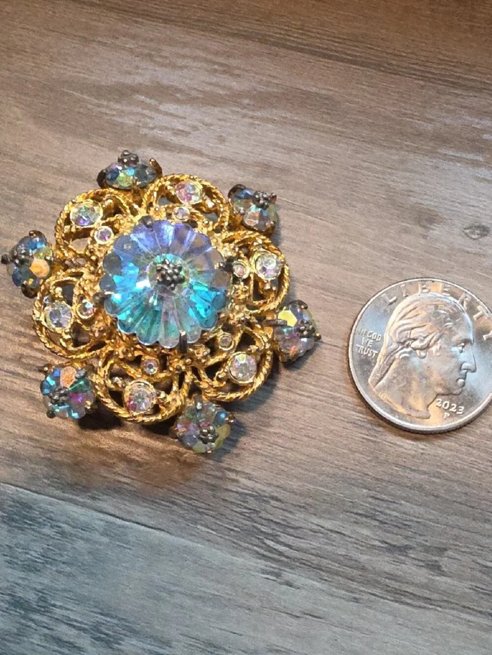 N/A elegant gold